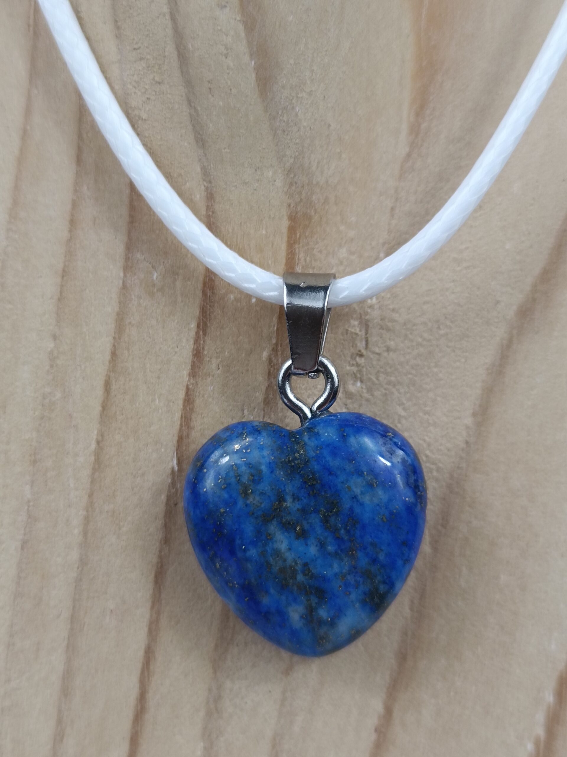 Pendentif cœur en Lapis Lazuli naturel avec cordon blanc – Qualité A – Image 2