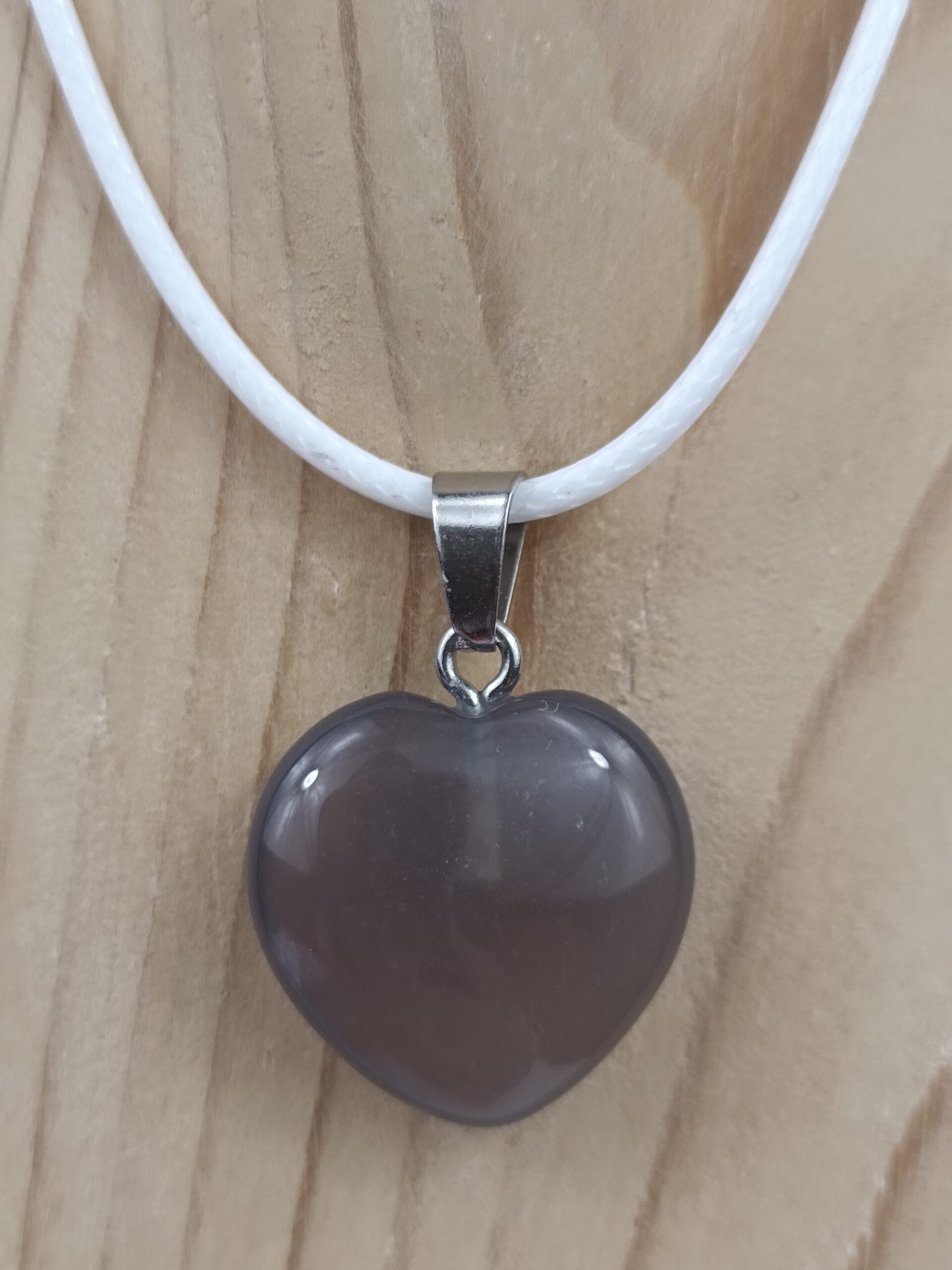 Collier cœur en Agate du Botswana naturelle avec cordon blanc – Qualité A – Image 3
