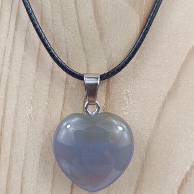Collier cœur en Agate du Botswana naturelle avec cordon noir – Qualité A