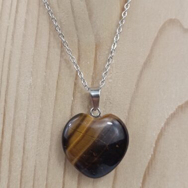 Collier cœur en Œil de Tigre naturel avec chaîne argentée – Qualité A