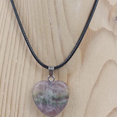 Collier pierre naturelle cœur 2 x 2 cm en fluorine multicolore