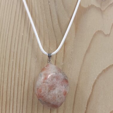Collier pierre roulée pierre de soleil belle qualité A