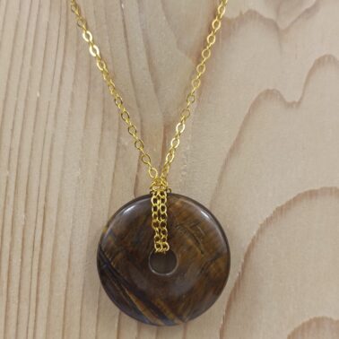 Collier Donut en Œil de Tigre naturel avec chaîne dorée – Qualité A