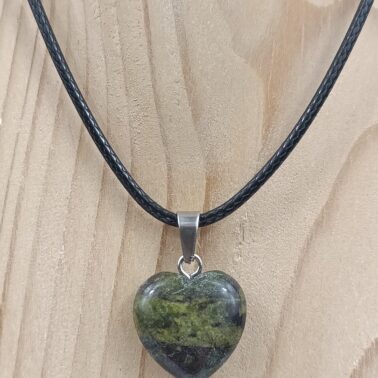 Collier cœur en Jaspe Sang de Dragon pierre naturelle