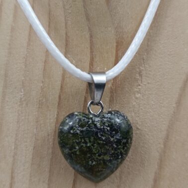 Collier cœur en Jaspe Sang de Dragon pierre naturelle