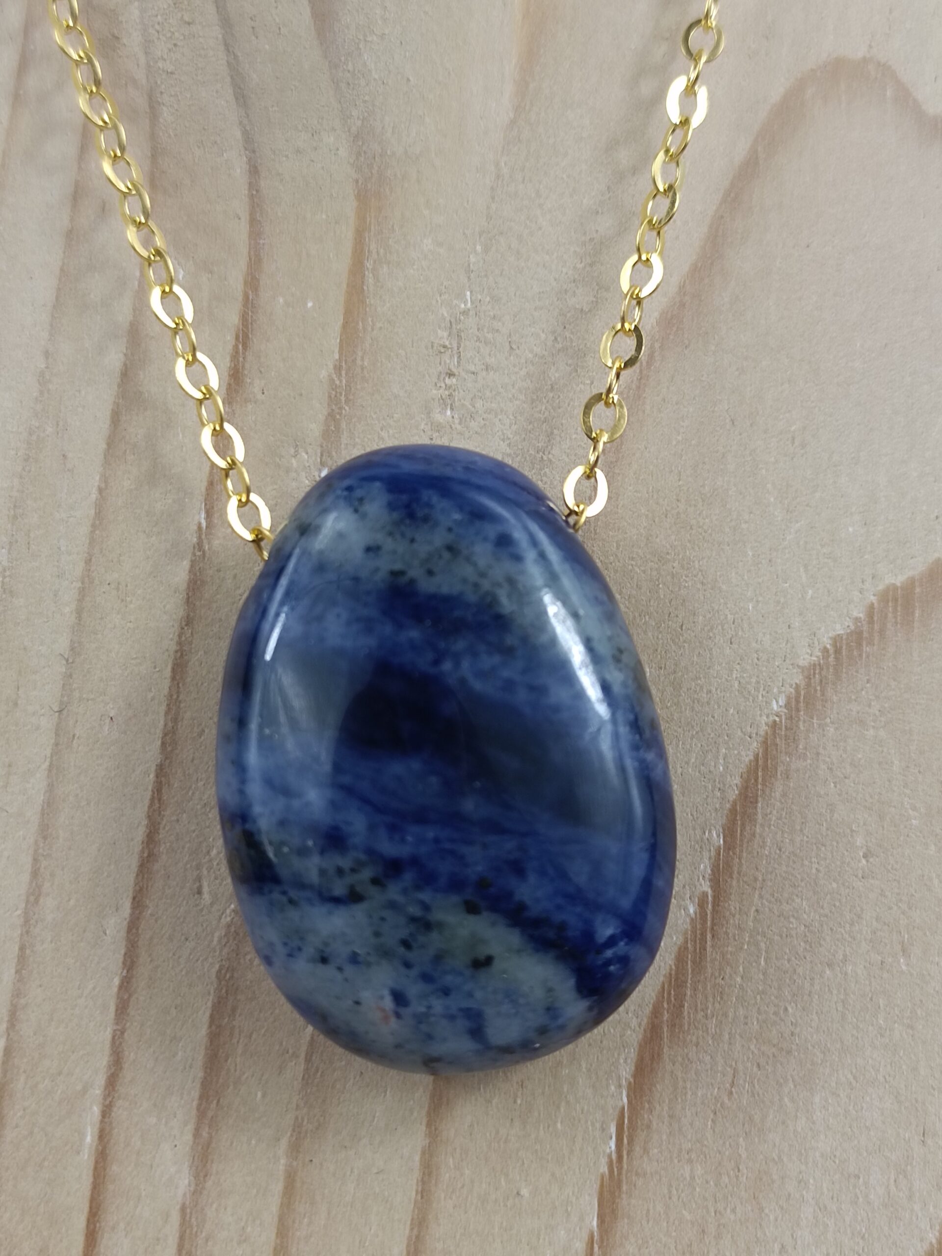 Collier Pierre percée en Sodalite, provenance du Brésil – Image 2