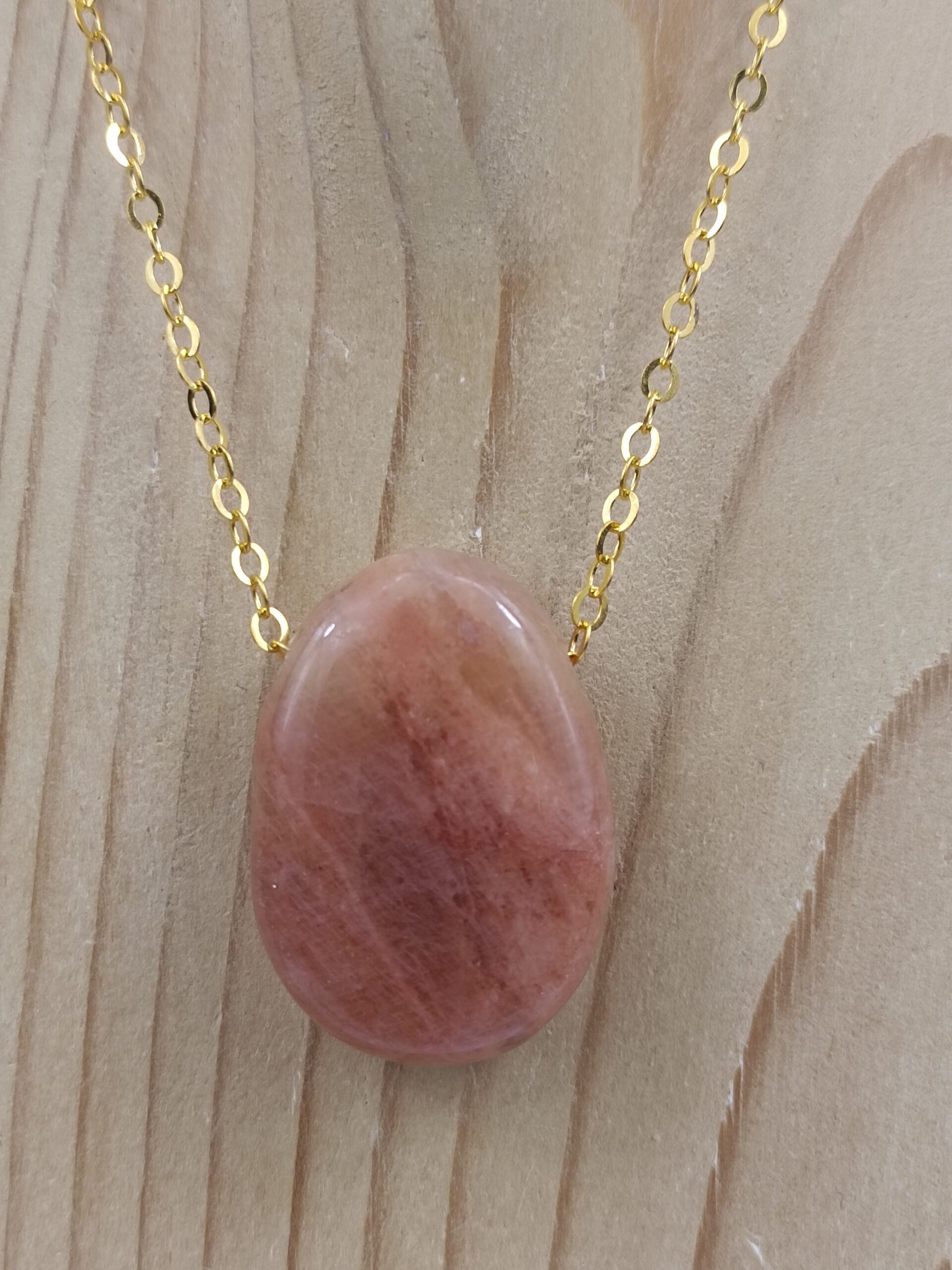 Collier pierre naturelle percée en Aventurine Pêche – Provenance du Brésil – Image 3
