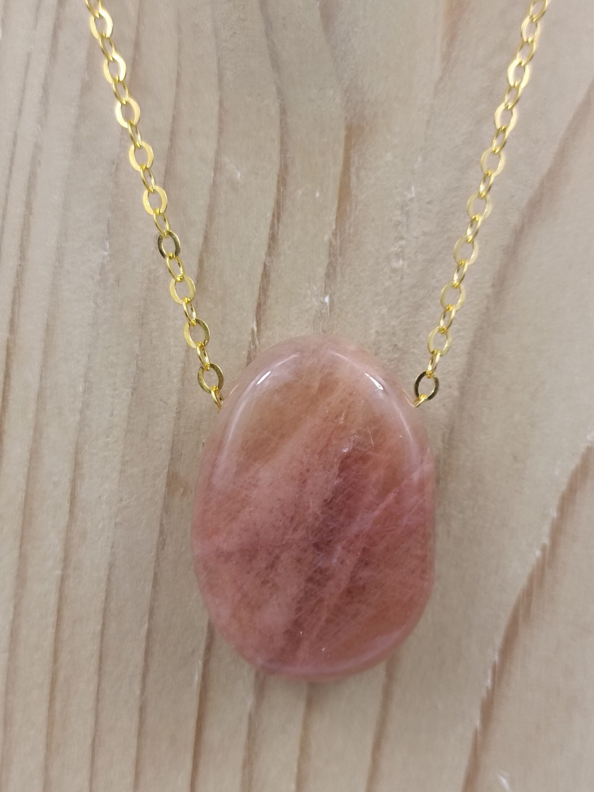 Collier pierre naturelle percée en Aventurine Pêche – Provenance du Brésil – Image 2