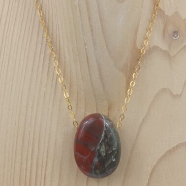 Collier Pierre percée en Héliotrope, provenance du Brésil qualité A