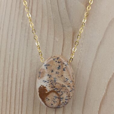 Collier Pierre percée en Jaspe paysage, provenance de Namibie