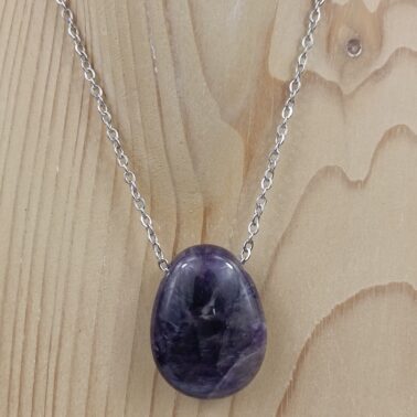 Collier Pierre percée en Améthyste rubanée, provenance du Brésil