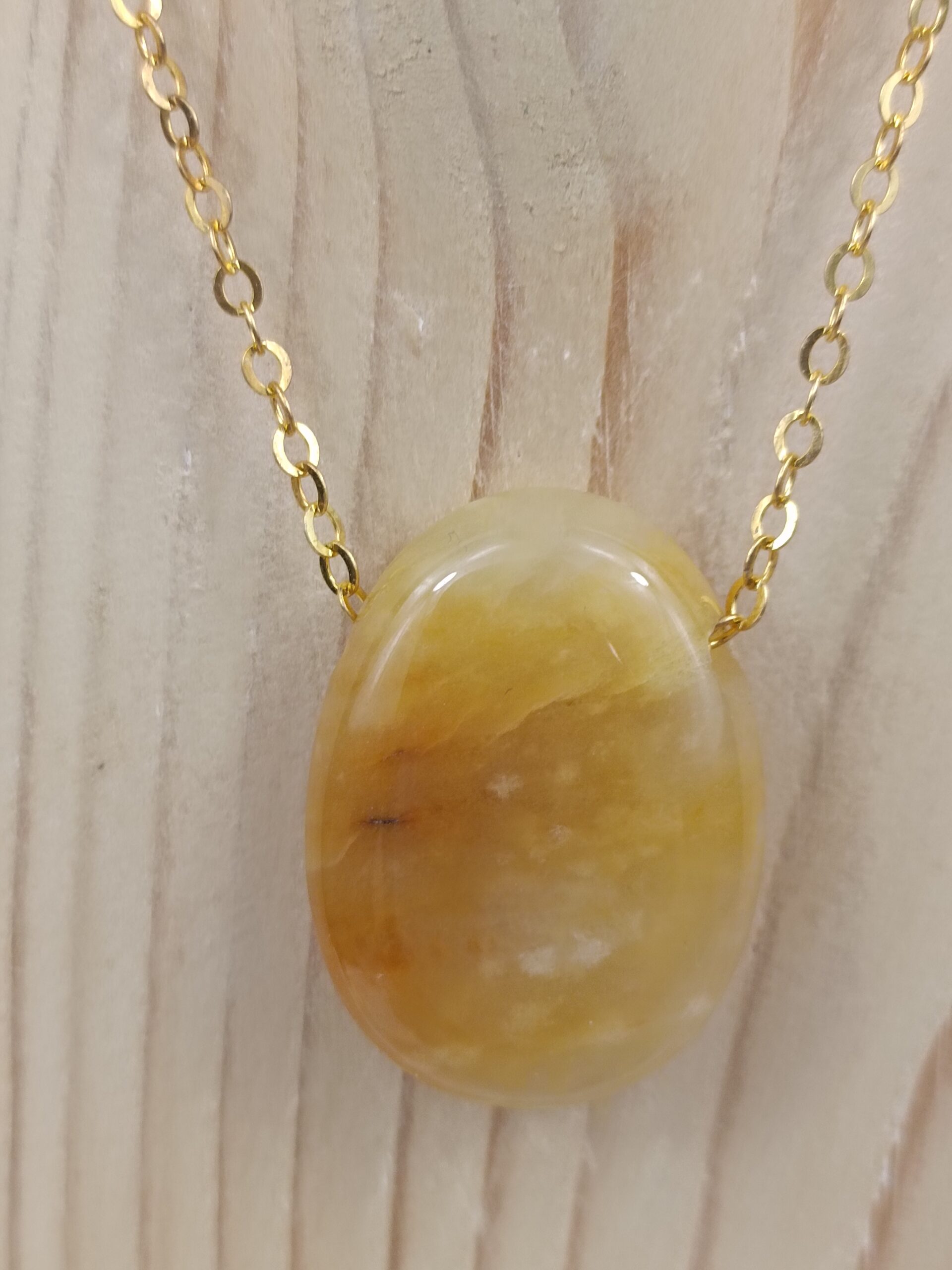Collier Pierre percée en Aventurine jaune, provenance du Brésil – Image 2