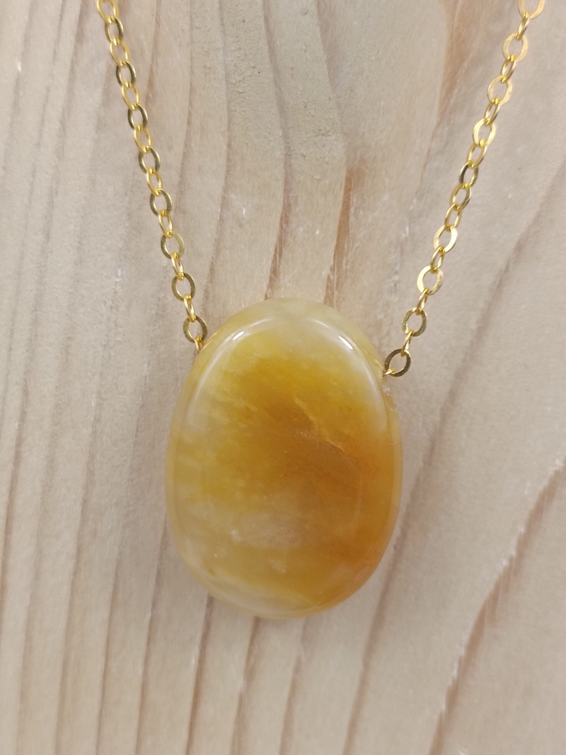 Collier Pierre percée en Aventurine jaune, provenance du Brésil – Image 3