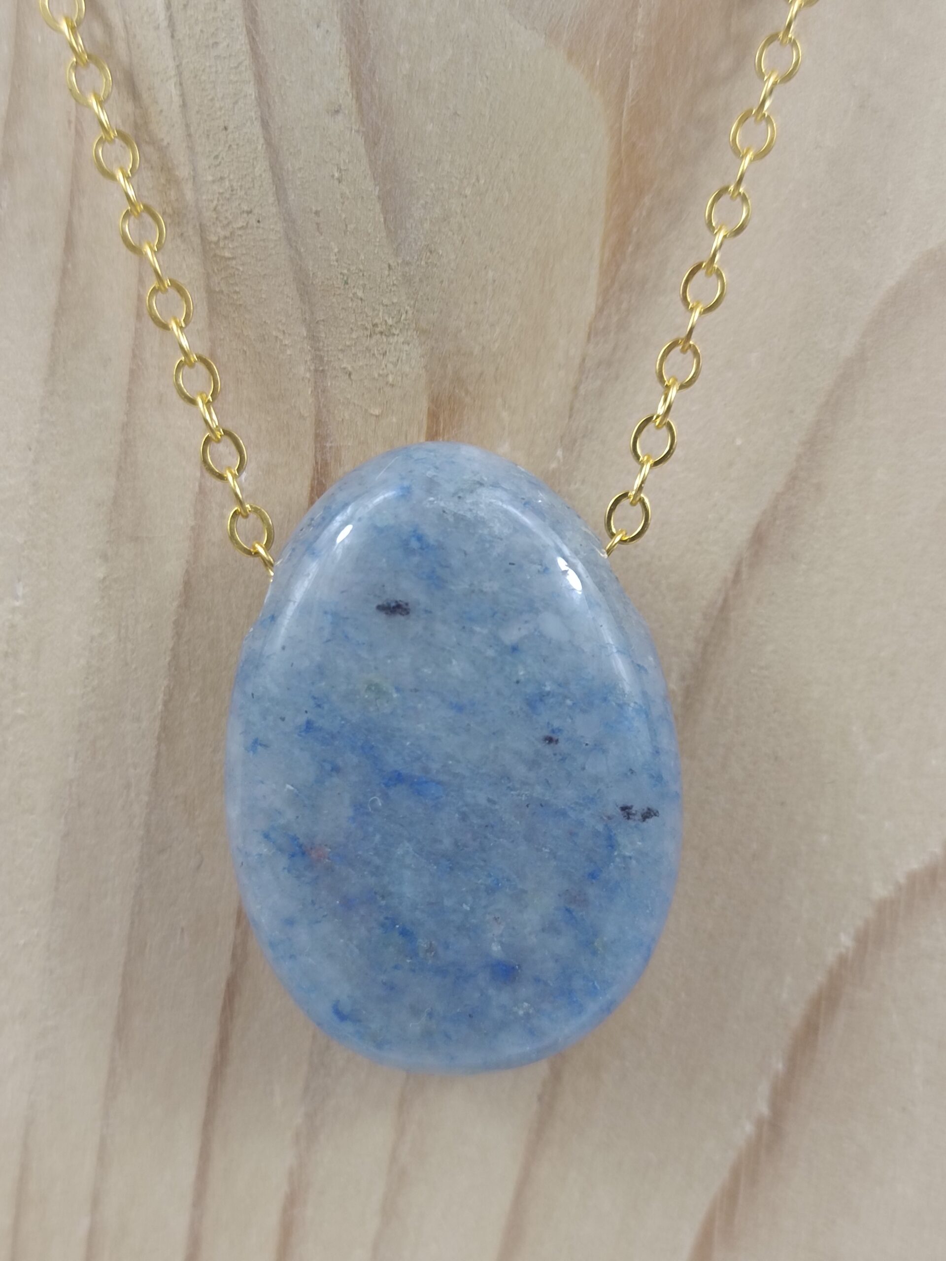 Collier Pierre percée en Aventurine bleue, provenance du Brésil – Image 3