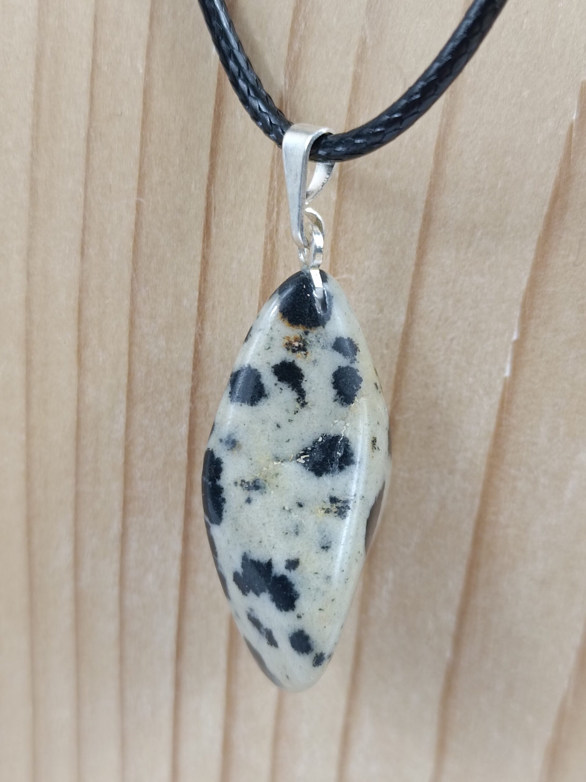 Collier Pierre roulée en Jaspe Dalmatien, provenance du Mexique – Image 3