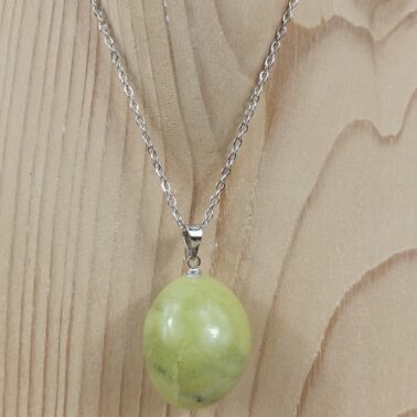 Collier Pierre roulée en Serpentine, provenance de Chine