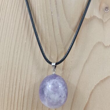 Collier Pierre roulée en Lépidolite, provenance de Madagascar