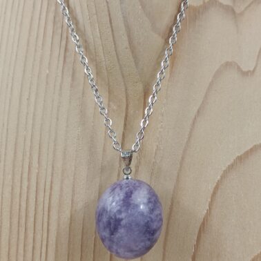 Collier Pierre roulée en Lépidolite, provenance de Madagascar