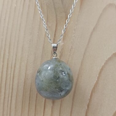 Collier Pierre roulée en Labradorite qualité A de Madagascar