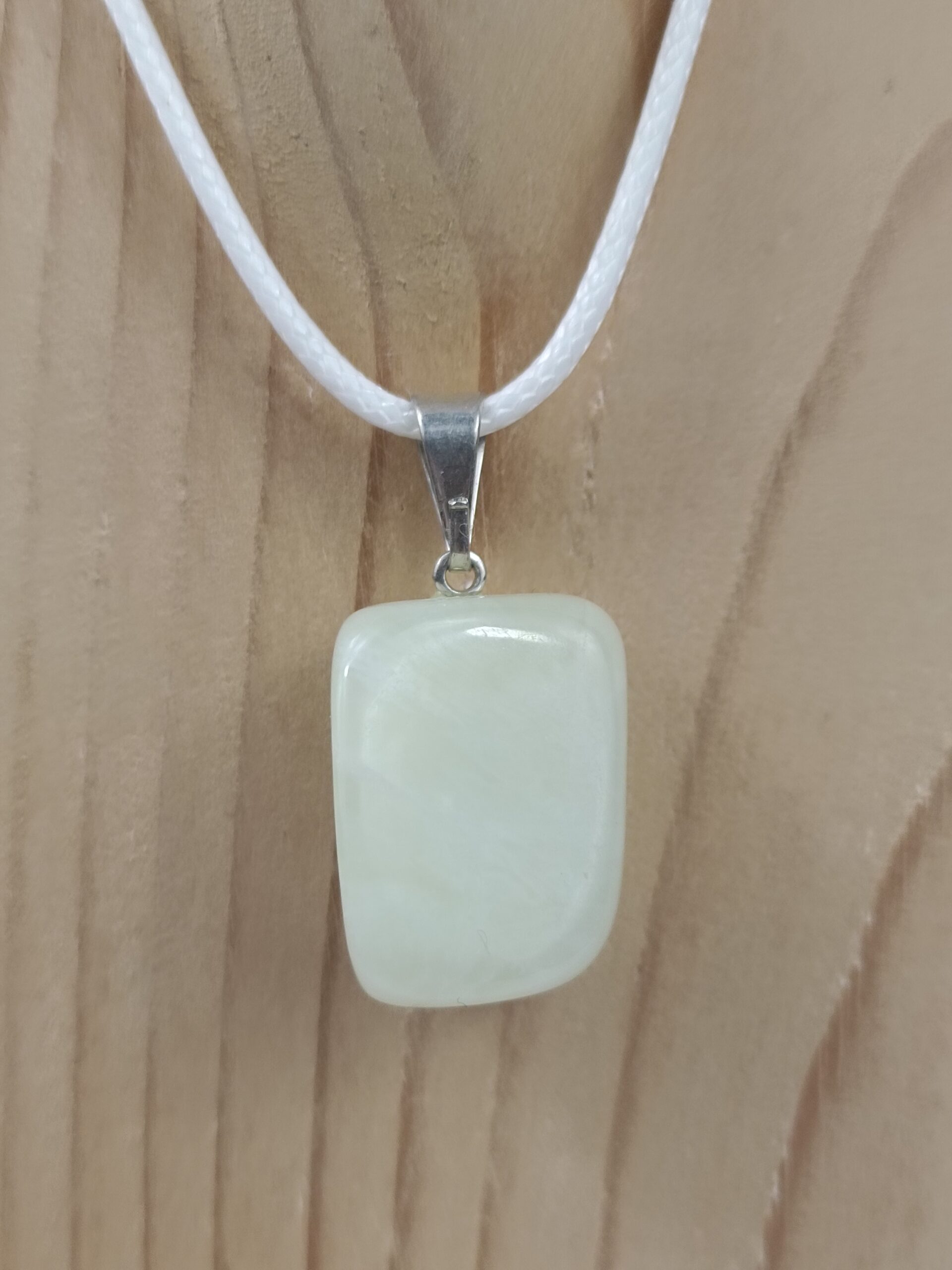 Collier Jade de Chine qualité A avec cordon – Pierre naturelle – Image 3