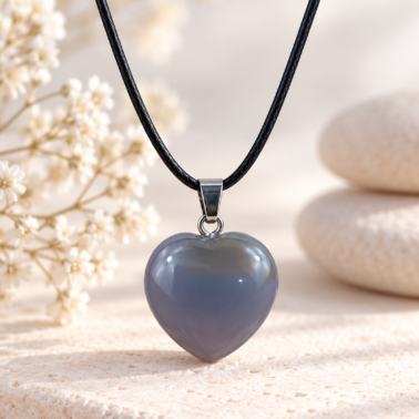 Collier cœur en Agate du Botswana naturelle avec cordon noir – Qualité A